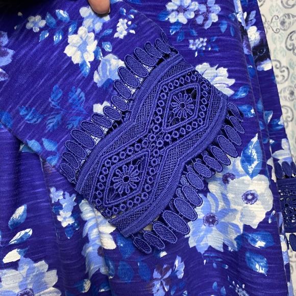 Woman Within Womens Plus Size 18/20 Blue Floral‎ Top with Lace Sleeves - Picture 2 of 10